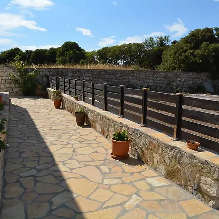 Apartment Volta Stonehouse