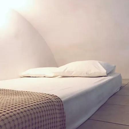 Volta Stonehouse *