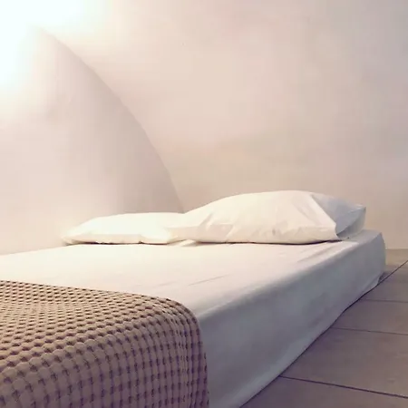 Volta Stonehouse *